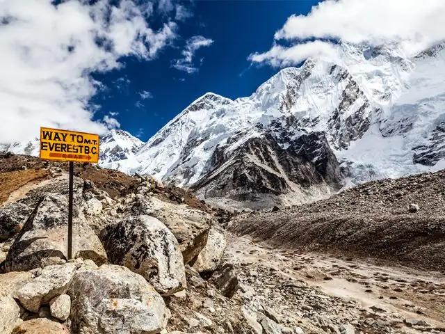 Way to Mount Everest Base Camp signpost above the Khumbu glacier